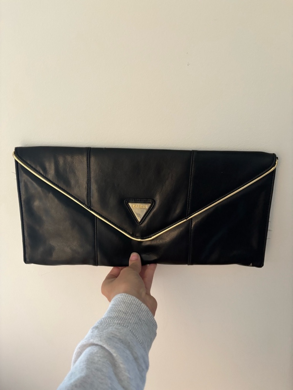 ♥️ GUESS Oversized Black Envelope Clutch with Gold Trim !